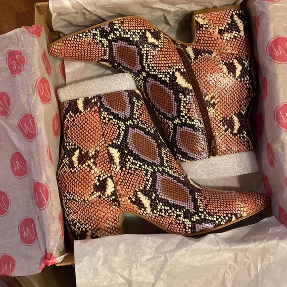 Boots - Picture 1 of 6